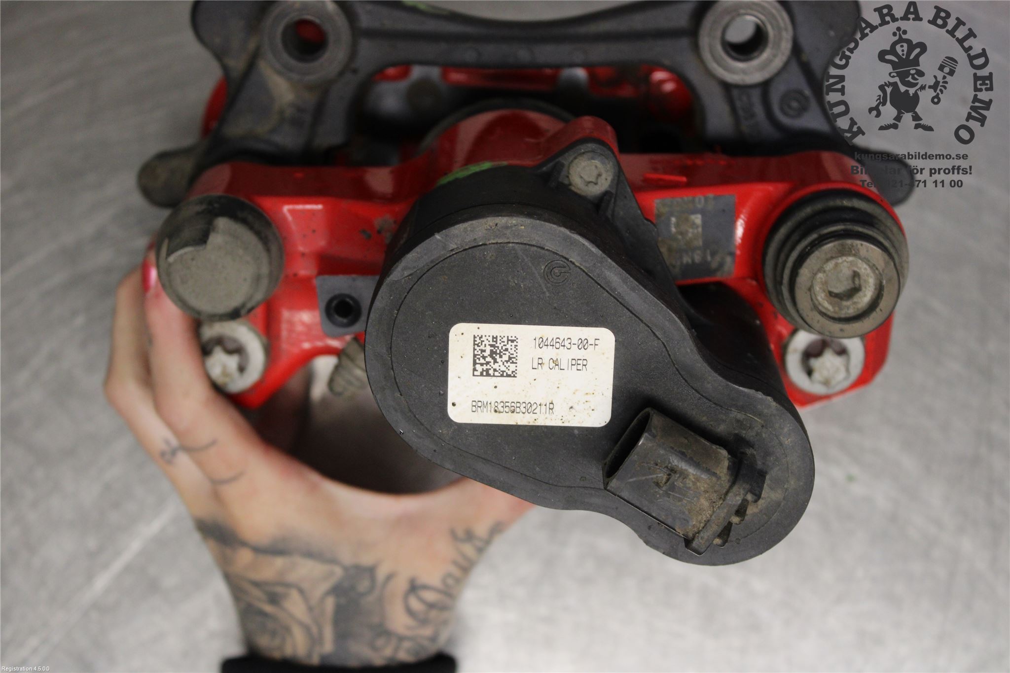 Tesla MODEL 3 (5YJ3) Brake caliper - rear left 104464300F