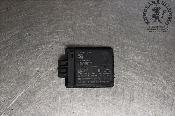 Sensor - adaptiv fartpilot TESLA MODEL 3 (5YJ3)