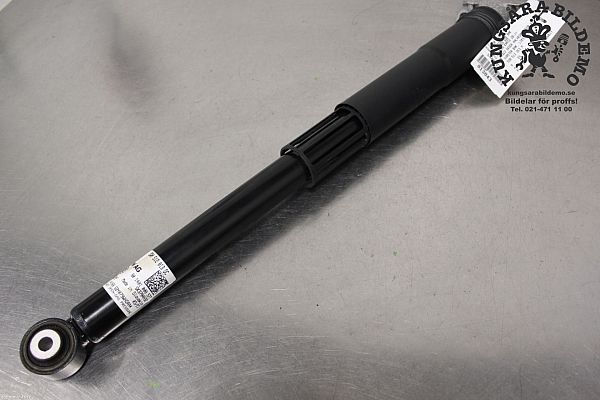 Shock absorber mounting bracket