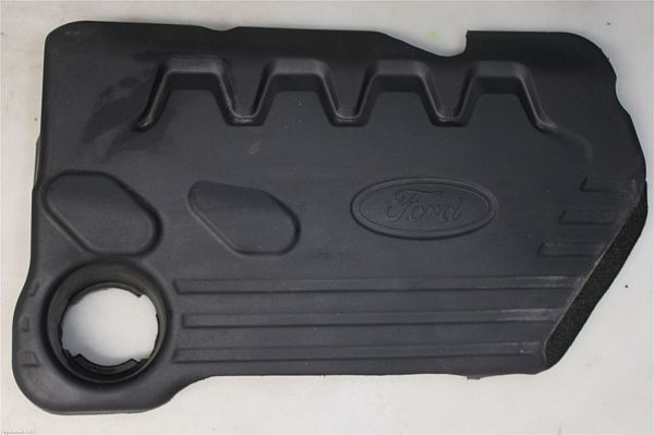 Radiator cooling fan shroud