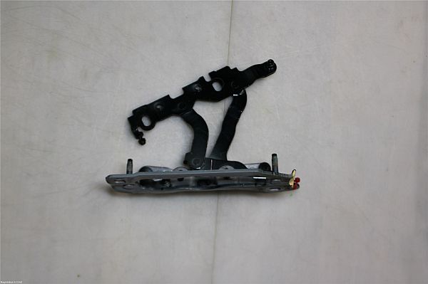 Hood hinges
