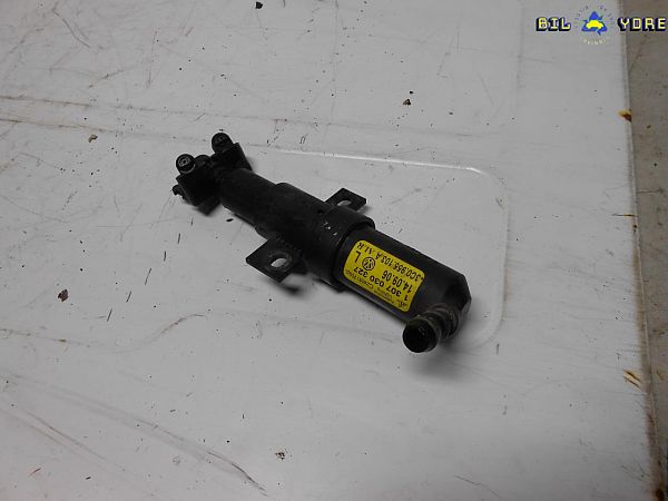 Headlight washer spray nozzle
