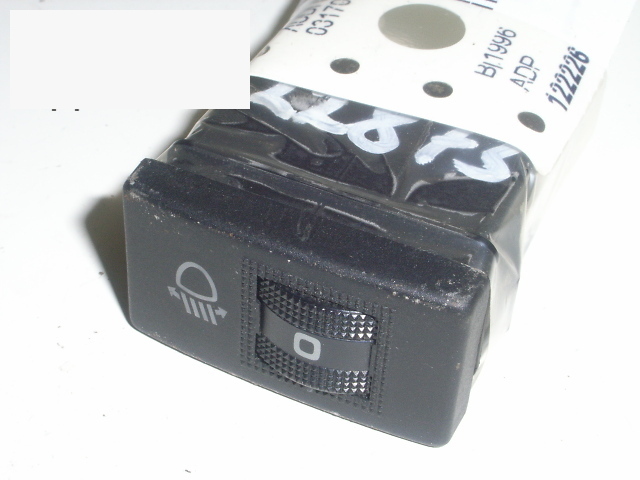 Leuchtweitenregulierungsschalter AUDI A4 (8D2, B5)