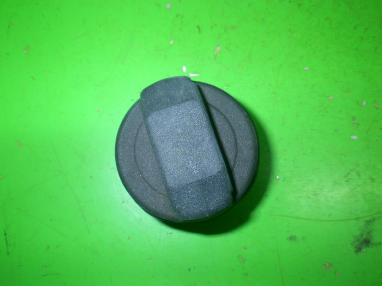 bouchon de remplissage AUDI A6 (4A2, C4)