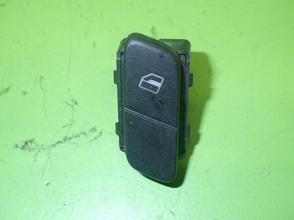 Przełącznik podnoszenia szyb VW POLO (9N_)