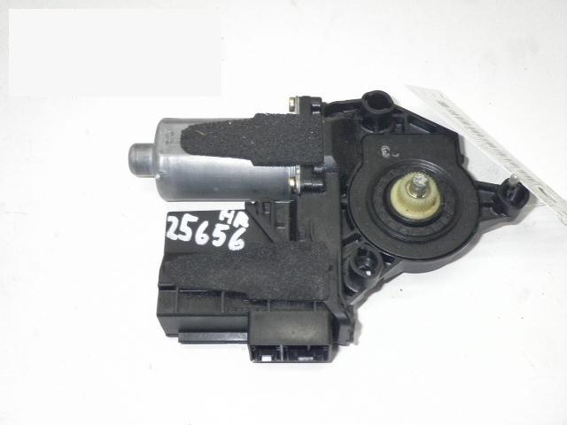Window regulator motor VW POLO IV Saloon (9A4, 9A2, 9N2, 9A6)