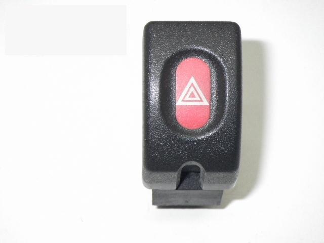 Interrupteur de danger VW POLO Saloon (9A4, 9A2, 9N2, 9A6)