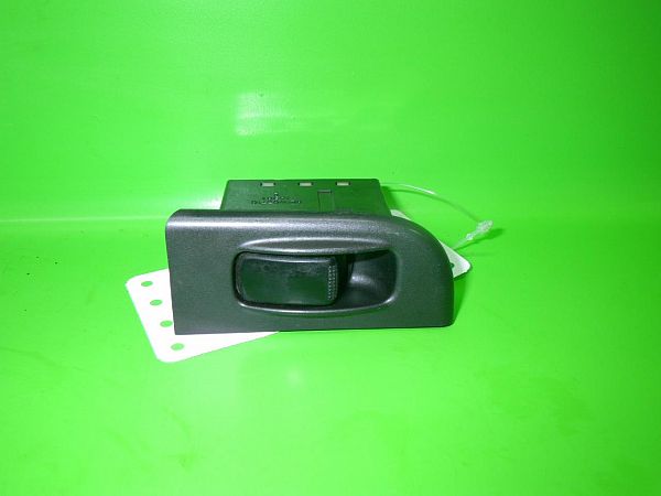 Switch - electrical screen heater HYUNDAI TRAJET (FO)
