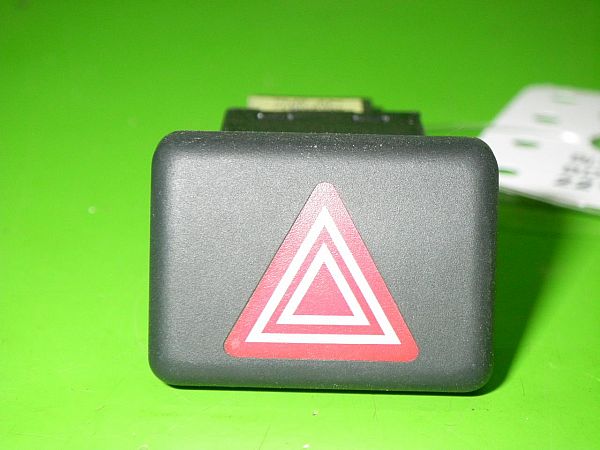 Włącznik świateł awaryjnych AUDI A4 Avant (8ED, B7)