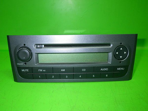 Wyświetlacz radia i akcesoria audio FIAT LINEA (323_, 110_)