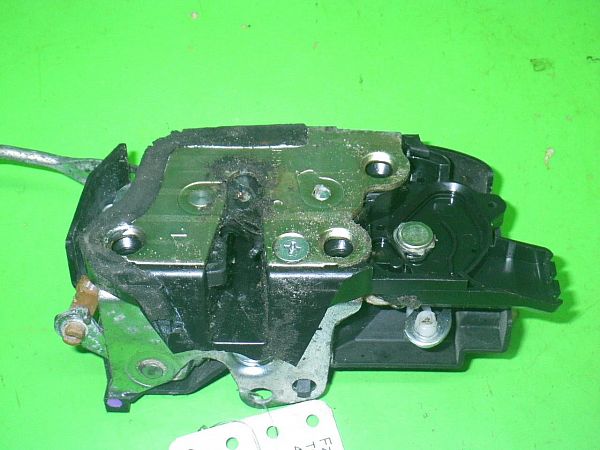 Door lock TOYOTA STARLET (_P9_)