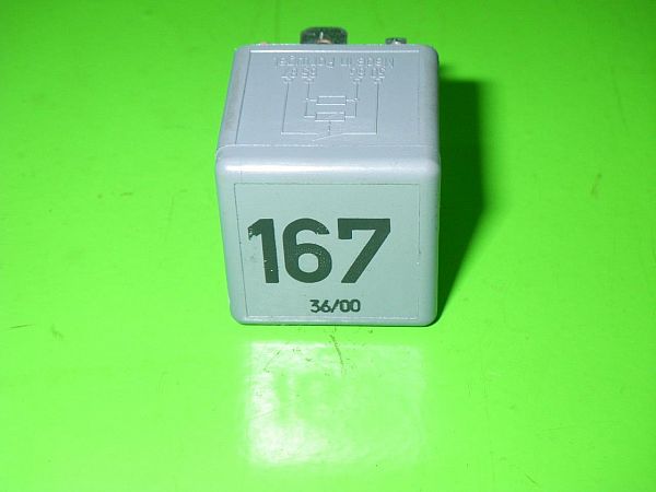 Fuse box AUDI A3 (8L1)