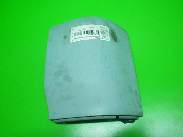 Rear bumper corner trim