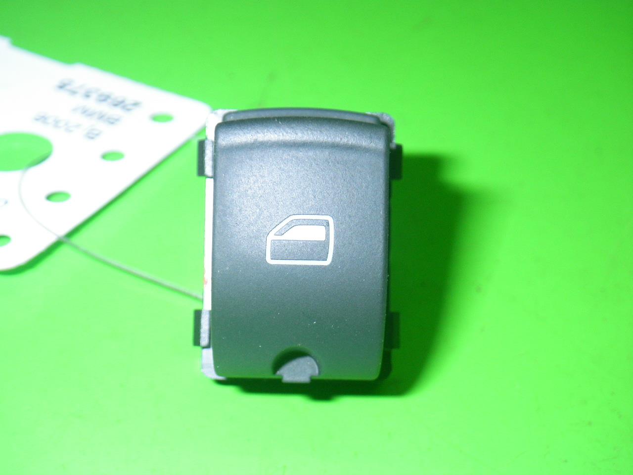 Switch - electrical screen heater AUDI A3 Sportback (8PA)