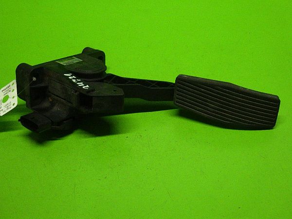 Accelerator pedal OPEL ASTRA G Saloon (T98)