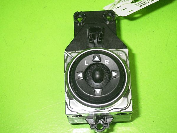 Wing mirror - switch HYUNDAI i30 (GD)