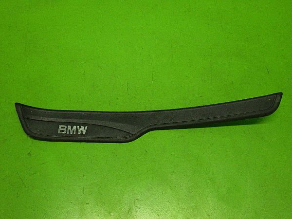 moulage porte BMW 3 (E90)