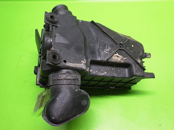 Filtr powietrza VW PASSAT B3/B4 Estate (3A5, 35I)