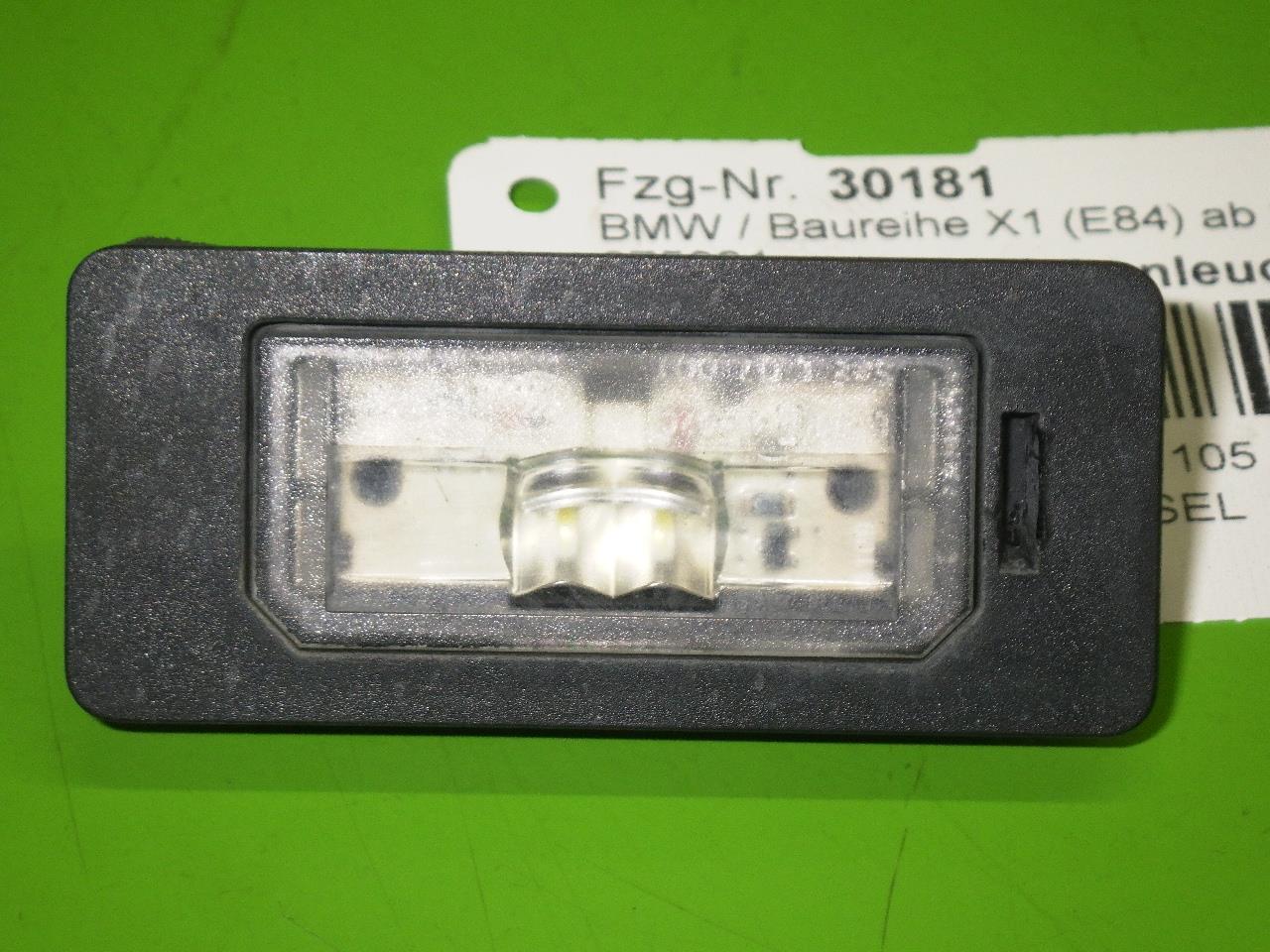 Podświetlenie tablicy rejestracyjnej BMW X1 (E84)