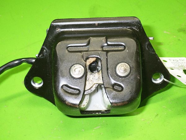 tailgate opener NISSAN ALMERA TINO (V10)