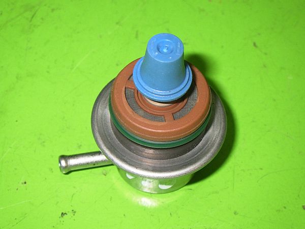 Regulator paliwa/czujnik ciśnienia turbiny VW PASSAT (3B3)