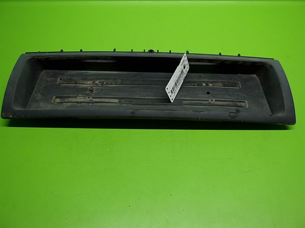 License plate light bar