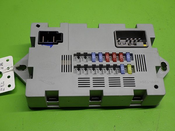 boîte à fusibles JAGUAR I-PACE (X590)