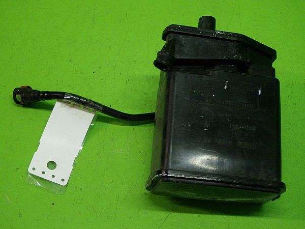 Fuel vapor canister