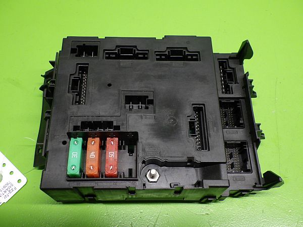 Fuse box SMART FORTWO Coupe (451)