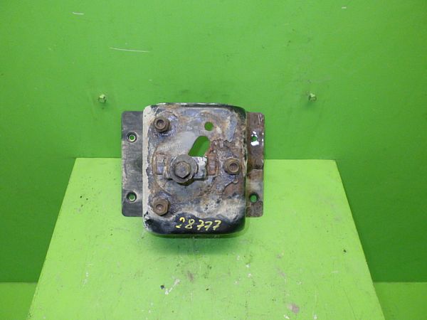 Reserveradhalter NISSAN TERRANO II (R20)