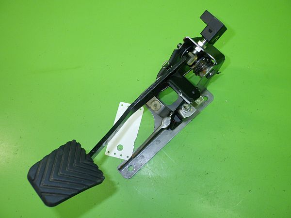 Clutch pedal KIA RIO III (UB)
