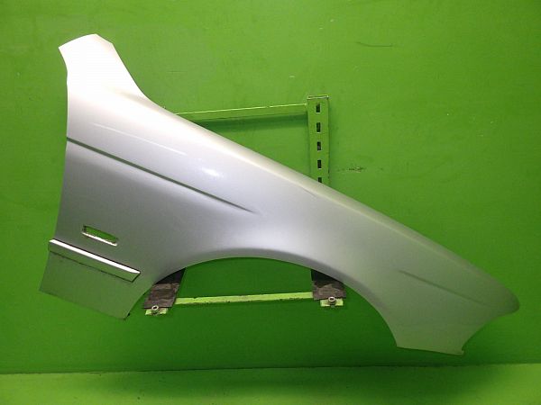 Front wing right BMW 5 Touring (E39)