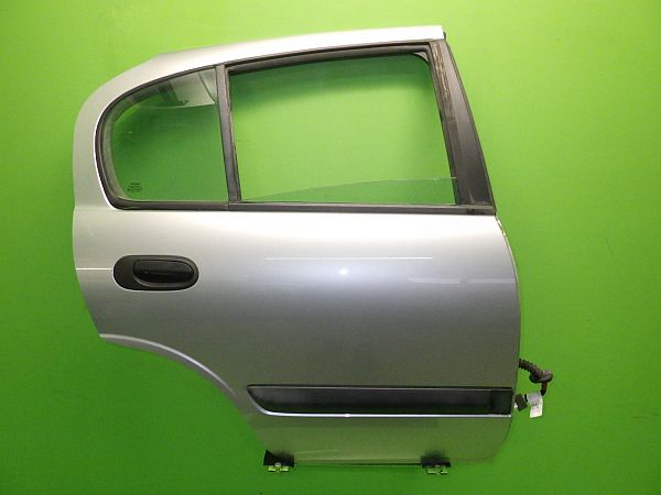 Drzwi NISSAN ALMERA II Hatchback (N16)