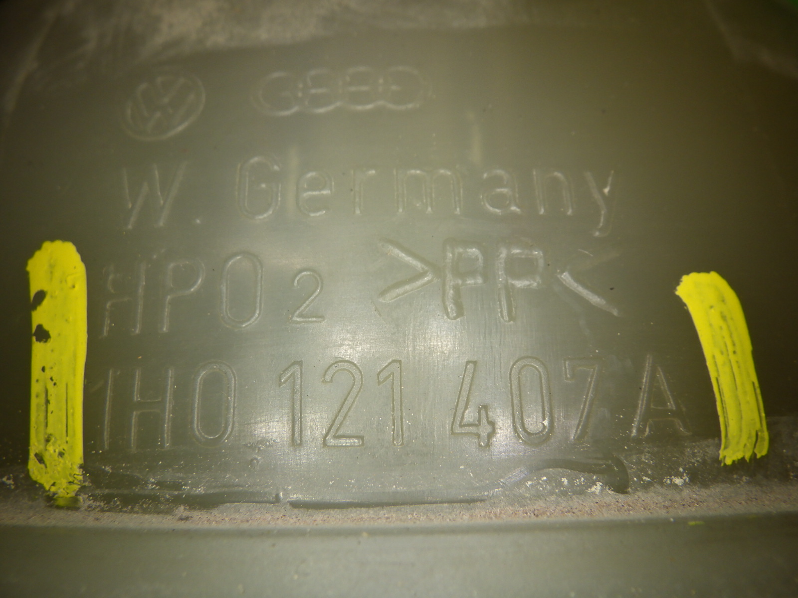 Original expansion tank VW Golf Mk III (1H1) 1994 - Picture 3 of 4