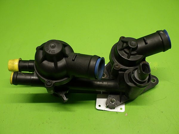 Boîtier de thermostat AUDI A3 Sportback (8PA)