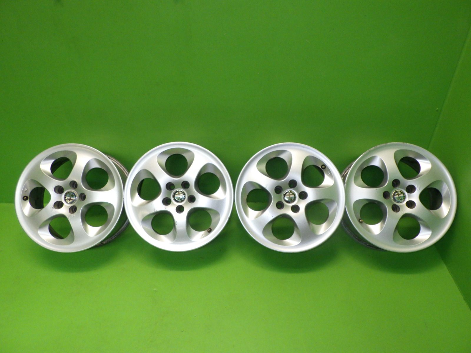 未整備　alfa romeo 24インチ Alfa Romeo 147 (937_) Rims - aluminium 60663058, ALFA ROMEO