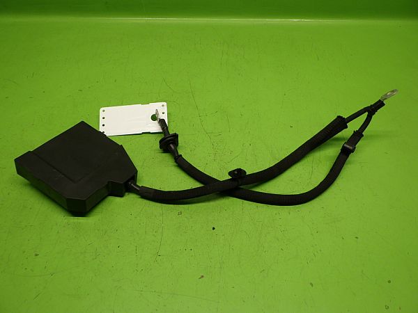 Bezpieczniki / Skrzynka bezpieczników OPEL CORSA F