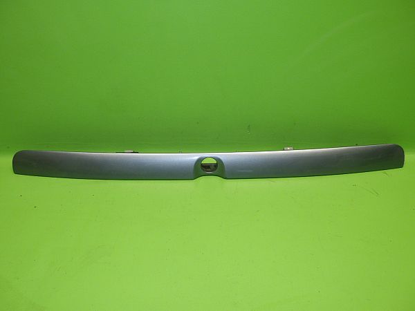License plate light bar