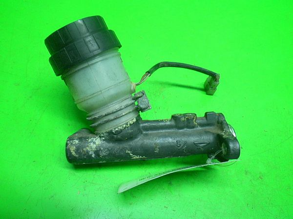 Brake - Master cylinder DAIHATSU MIRA Mk III (L201)