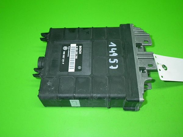 Engine control unit (ECU) VW GOLF Mk III (1H1)