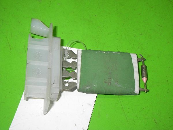Rezystor wentylatora silnika dmuchawy OPEL CORSA C (X01)
