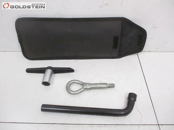 Bordwerkzeug MITSUBISHI PAJERO/SHOGUN   (L04_G, L14_G)