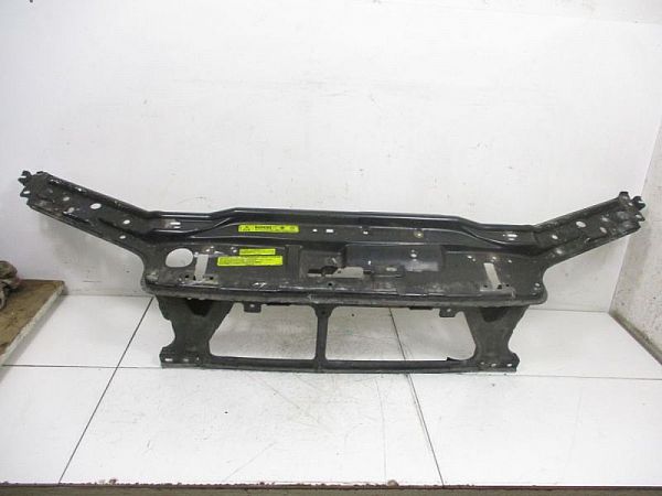 Radiator support panel
