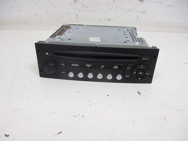 Radio/CD/DVD/GPS head unit