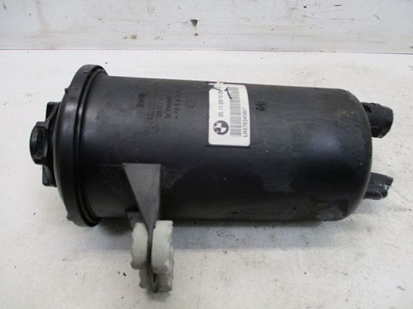 Power steering fluid reservoir