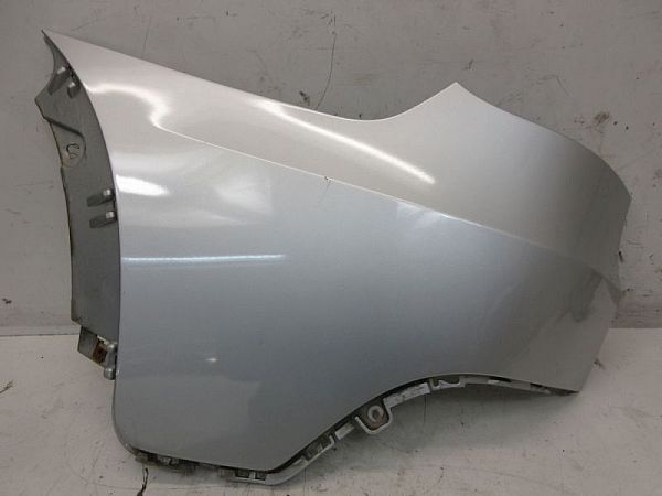 Rear bumper corner trim