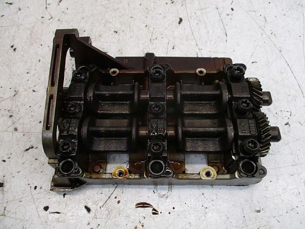 Oil pump balance shaft