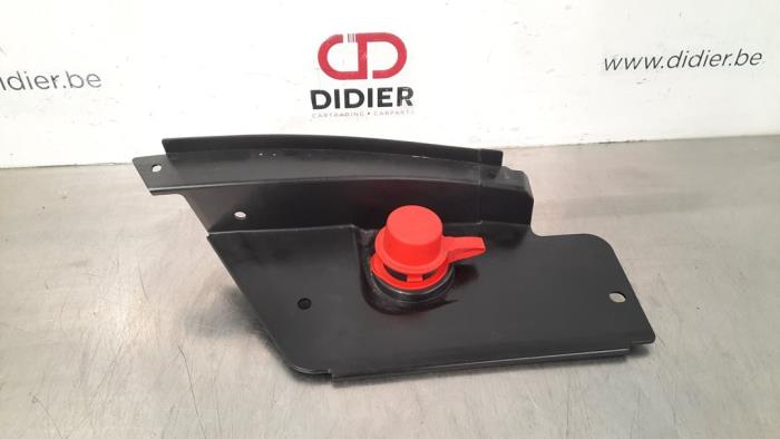 Battery box tray cover