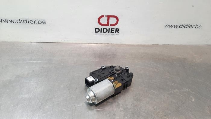 Moteur de toit ouvrant