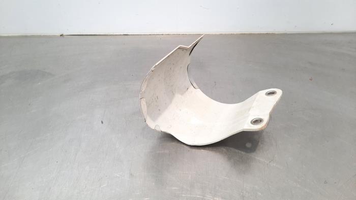 Exhaust heat shield